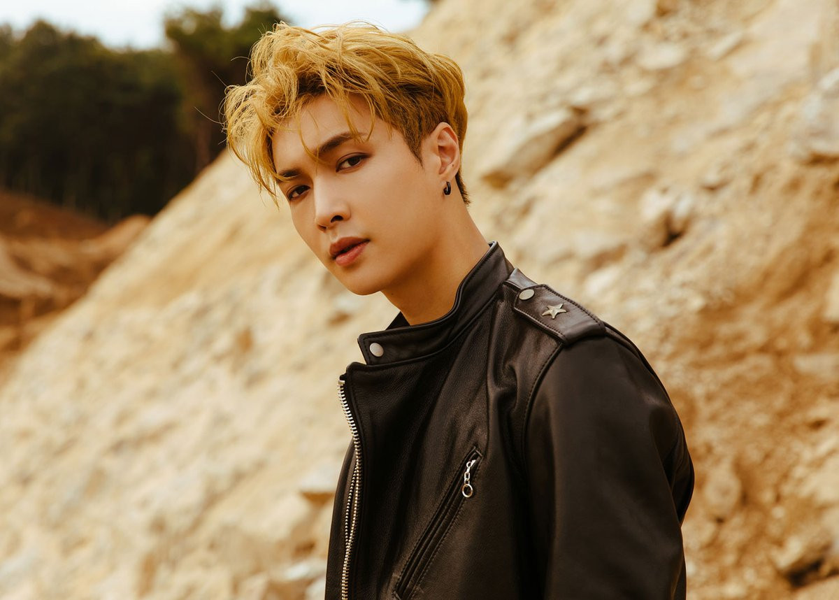 Lay Zhang, EXO Lay Zhang, EXO
